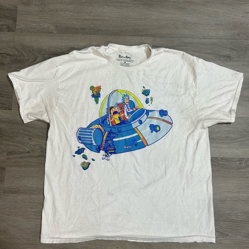 Rick and Morty T-shirt Adult X-Large Cartoon Network Adult Swim UFO Spaceship